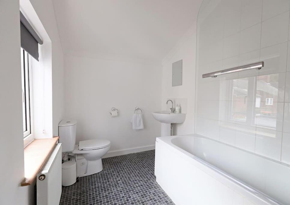 Convenient & Central 2-Bed House NWI Eksteriør bilde